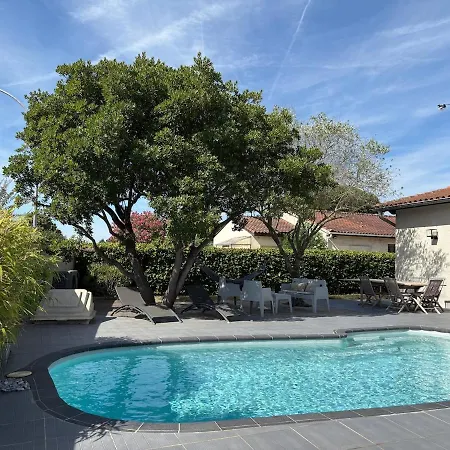 Jolie Maison, Tres Lumineuse Порте-сюр-Гарон