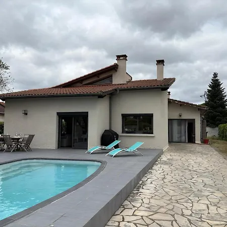 Jolie Maison, Tres Lumineuse * Порте-сюр-Гарон