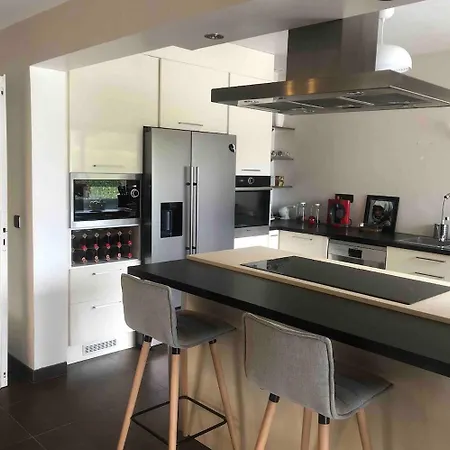 Jolie Maison, Tres Lumineuse Дом отдыха Порте-сюр-Гарон