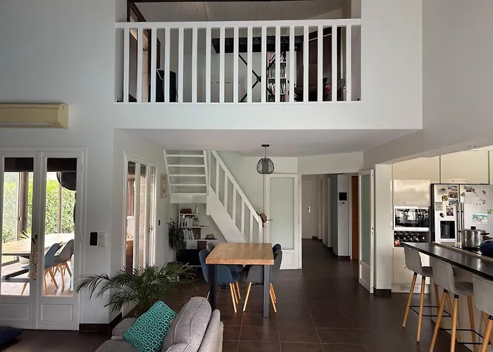 Jolie Maison, Tres Lumineuse Дом отдыха Порте-сюр-Гарон