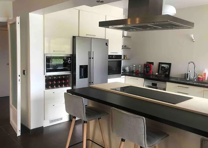 Jolie Maison, Tres Lumineuse Дом отдыха Порте-сюр-Гарон